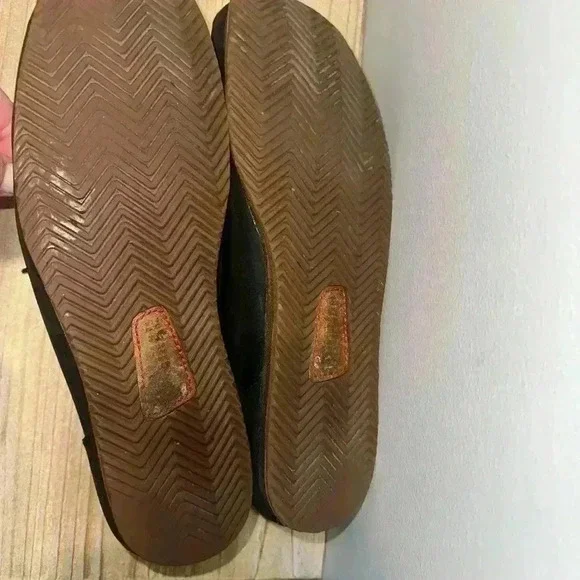 Clarks Wallabees Low Men’s Sz 9.5 Matte Black Leather RARE Vibram Sole NICE - Picture 6 of 6